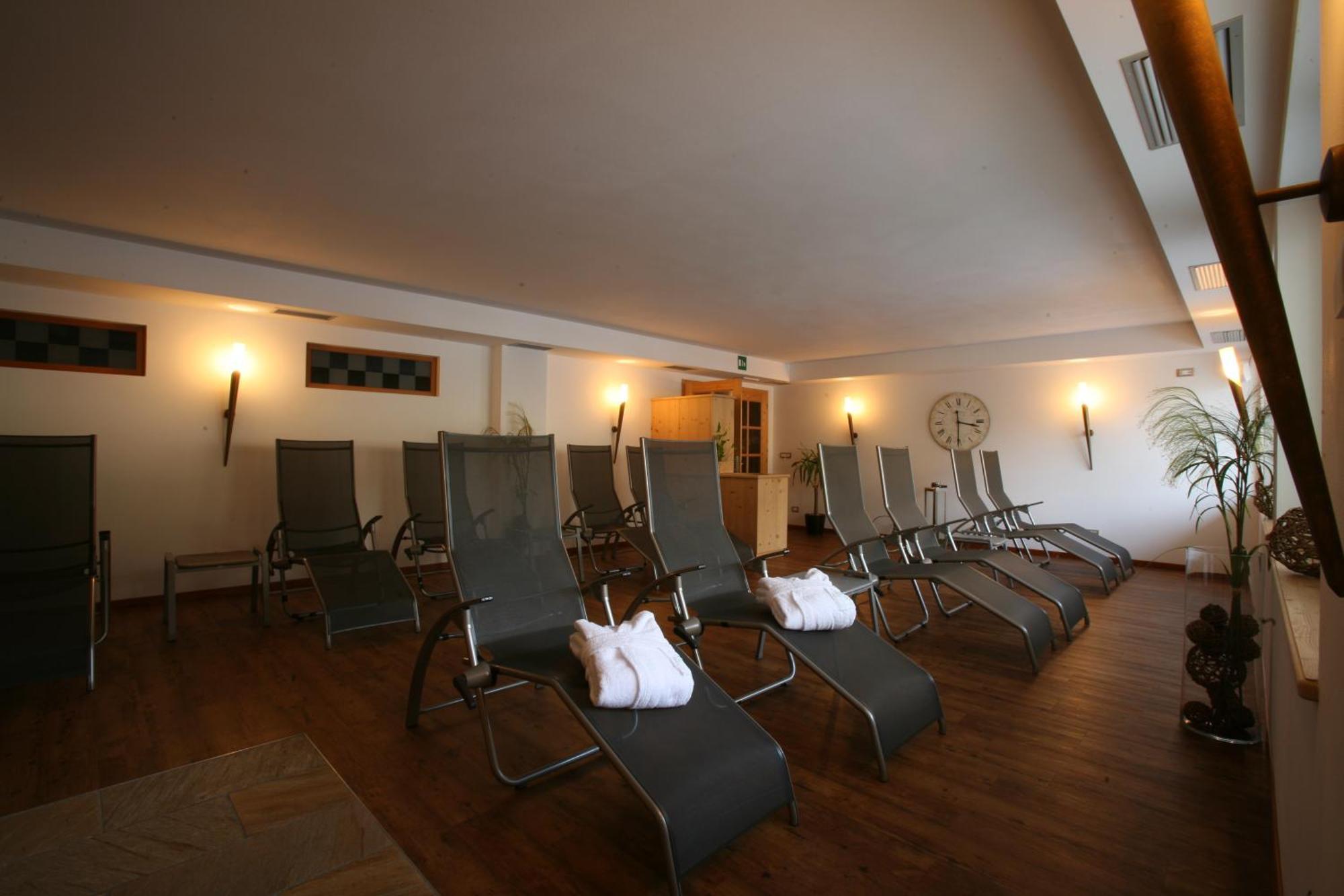 Garni Hotel Bel Vert Сельва-ді-Валь-Гардена Екстер'єр фото