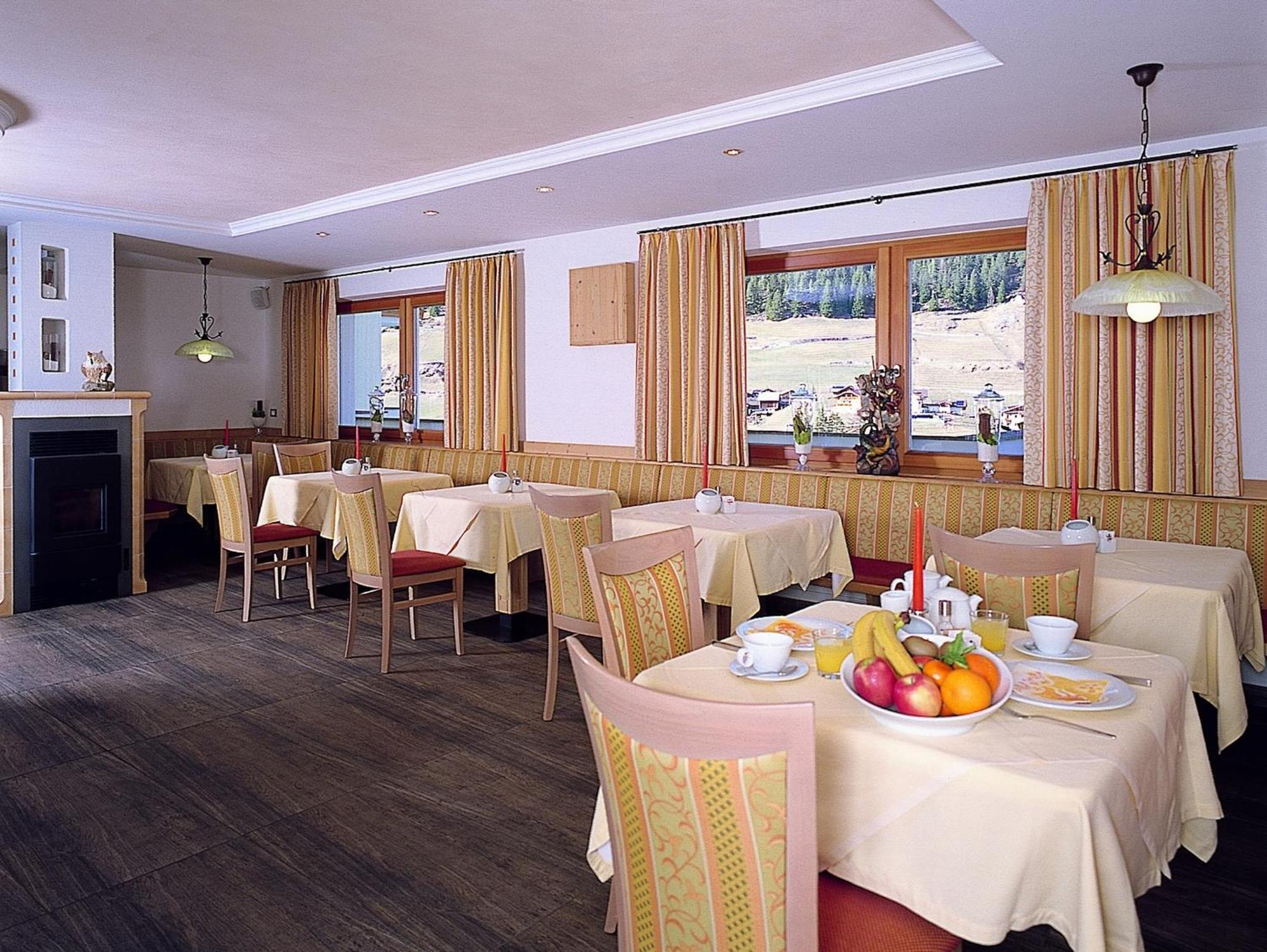 Garni Hotel Bel Vert Сельва-ді-Валь-Гардена Екстер'єр фото