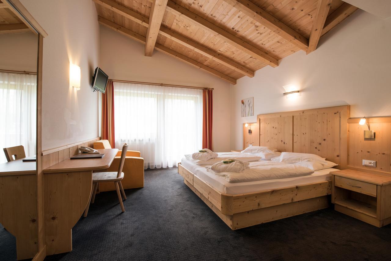 Garni Hotel Bel Vert Сельва-ді-Валь-Гардена Екстер'єр фото